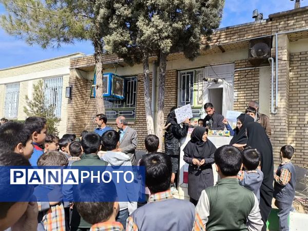 برگزاری مراسم تقدیر واهدای جایزه به دانش آموزان دبستان شهید پسندیده فدافن