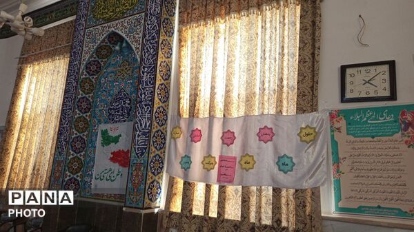 هنر دانش‌آموزان بر سفره افطار مسجد 