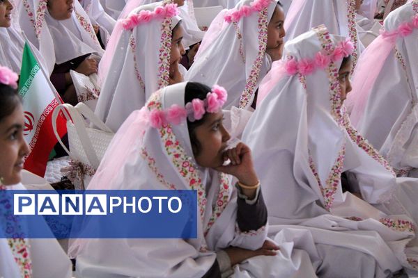 جشن تکلیف دانش‌آموزان دختر شهرستان بن 