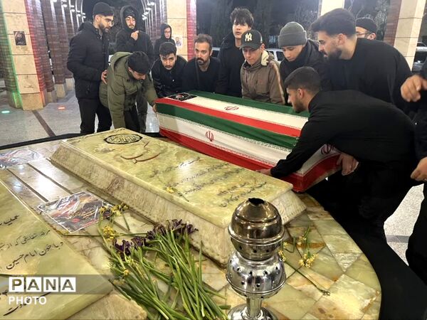 وداع خانواده سه شهید مدافع امنیت در معراج شهدای شهریار