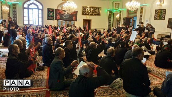 وداع کاشمری ها با رهبر فقید در حسینیه کویتی مشهد