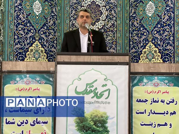 حضور مردم و  فرهنگیان متدین ملارد در صفوف نماز جمعه 