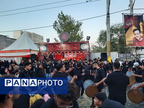 عشاق دلسوخته سیدالشهدا شام غریبان را با آتش زدن خیمه‌‌ها به پایان رساندند