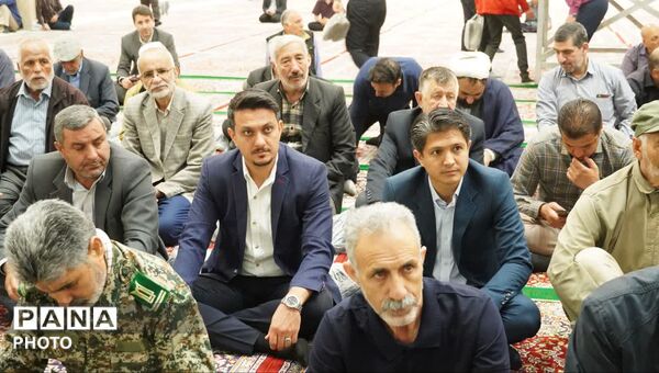 برگزاری میز خدمت آموزش و پرورش در مصلی امام خمینی(ره)