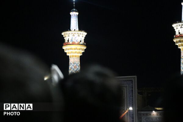 حرم امام رضا(ع) غرق در عطر اشک و بدرقه رهبر شهید