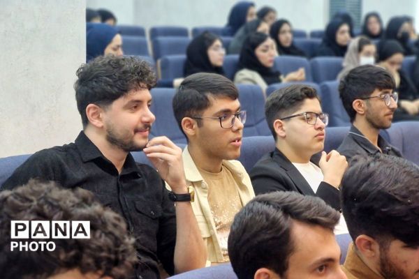 درخشش ستارگان ورامین در آیین تجلیل از نخبگان آموزشی