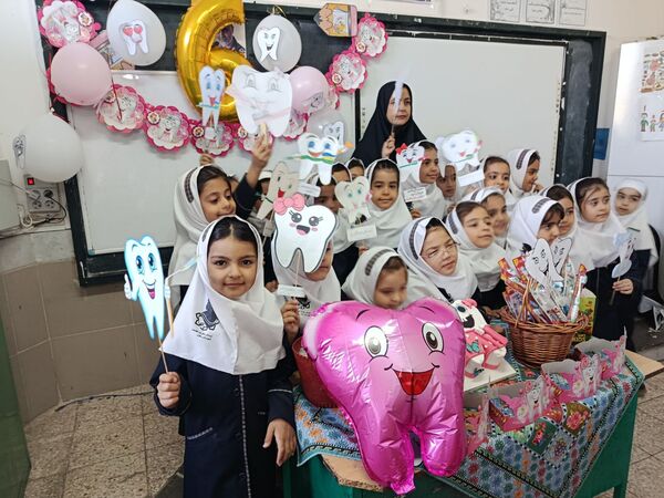جشن دندان شماره شش و پویش دو دو تا یادت نره در دبستان عصمت باخرز