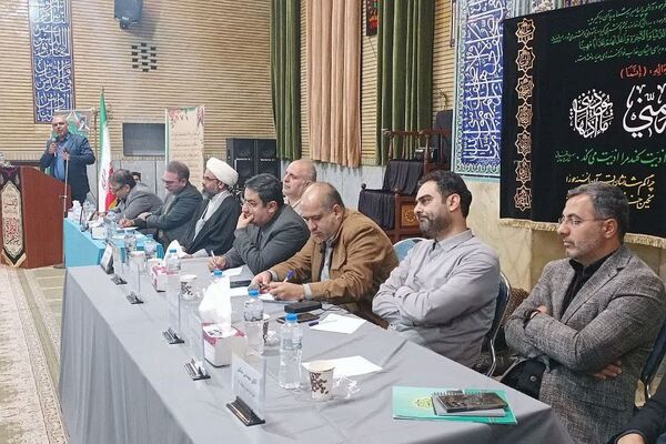 برپایی میزخدمت باحضور مسئولان و نمایندگان قوای مجریه و مقننه در بخش خاوران شهرستان ری