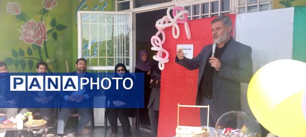 تقدیر از دانش‌آموزان برتر قرآنی در دبستان حضرت رقیه (س)