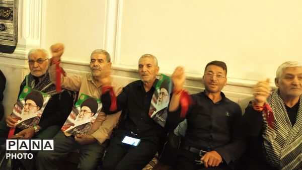 وداع کاشمری ها با رهبر فقید در حسینیه کویتی مشهد