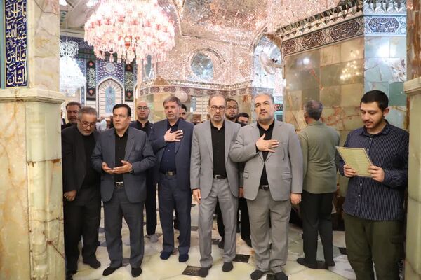 ادای احترام مسئولان قم به شهدا در هفته دولت