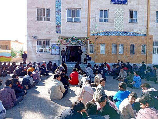مراسم میلاد حضرت ابوالفضل(ع) در دبیرستان میثاق