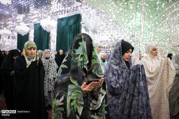 اقامه نماز عید سعید فطر در آستان مقدس امام زاده صالح(ع)