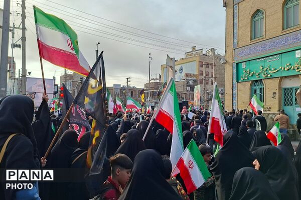 بیعت مردم قرچک با سومین رهبر نظام مقدس جمهوری اسلامی ایران