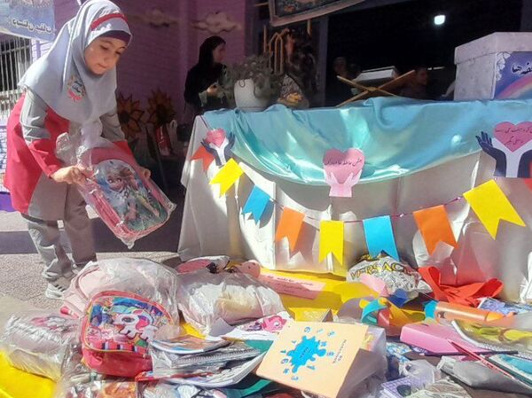 مهر در انتظار مهر در دبستان میقات بهارستان دو