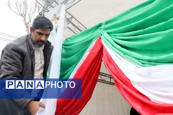 تجدید میثاق مردم ولایتمدار قرچک در راهپیمایی ۲۲ بهمن