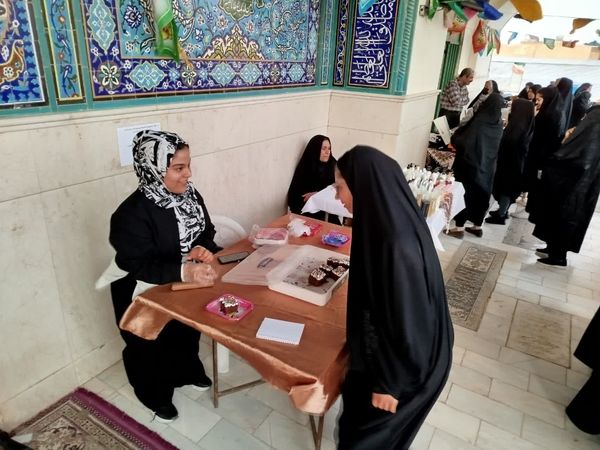 نمایشگاه مشاغل خانگی در آستان مقدس امامزاده عبدالمومن شهر حبیب آباد