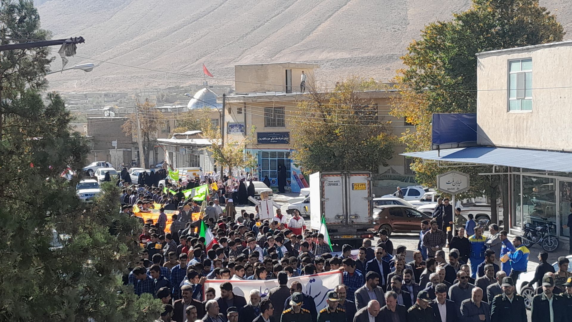 راهپیمایی باشکوه ۱۳ آبان در شهرستان بن 