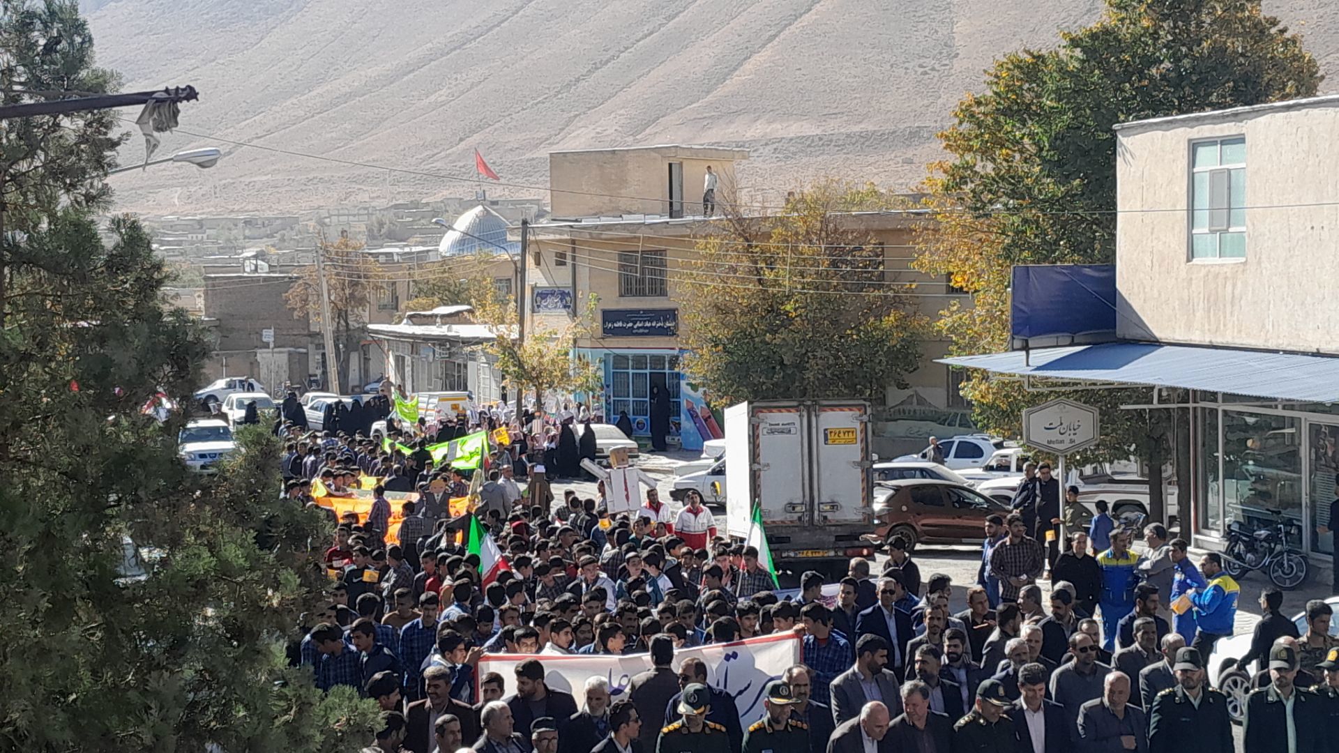 راهپیمایی باشکوه ۱۳ آبان در شهرستان بن 