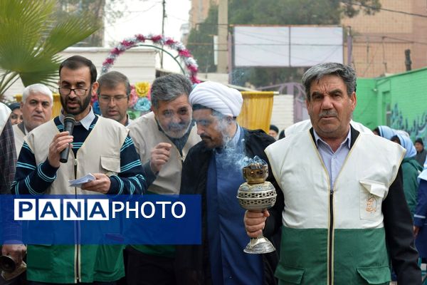 حضور خادمان رضوی در مدرسه قدر بهارستان‌دو