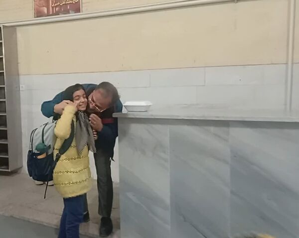 استقبال خانواده‌های یزدی از فرزندان معتکف در پایان سه روز بندگی