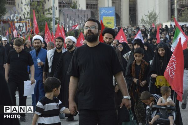 سیل مردم و روایت دلدادگی