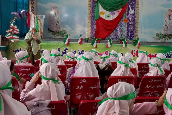 نوای زنگ انقلاب از مدرسه شهید سرافراز اسلامشهر برخاست