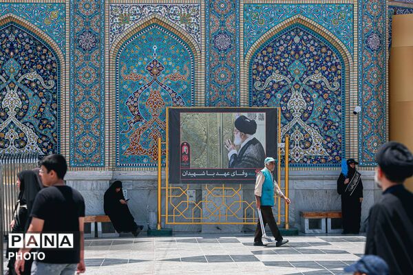 آماده‌سازی حرم مطهر رضوی در آستانه تشییع رهبر شهید انقلاب
