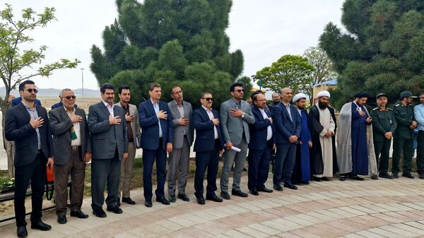 غبار روبی مزار شهدا در قوچان 