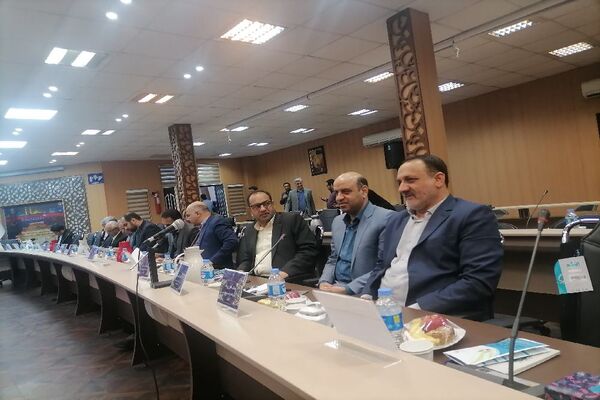 نشست مشترک اعضای کمیسیون آموزش و تحقیقات مجلس، مدیران آموزش و پررش استان خراسان رضوی و وزیر آموزش وپرورش در مشهد
