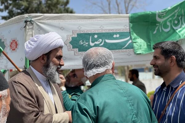 فرهنگیان شهرستان ملارد با حضور خود در نمازجمعه این هفته یاد شهید رجایی را گرامی داشتند 