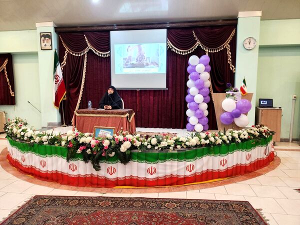 همایش گفتمان سازی الگوی سوم زن مسلمان و کنشگری جمعیت در تبریز