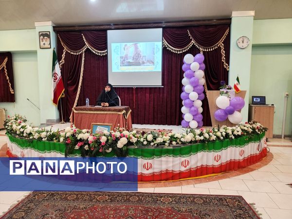 همایش گفتمان سازی الگوی سوم زن مسلمان و کنشگری جمعیت در تبریز