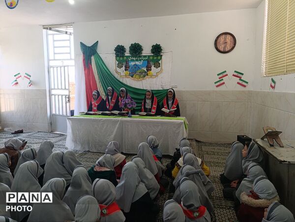 محفل نورانی قرآن در دبستان خدیجه کبری ابرکوه