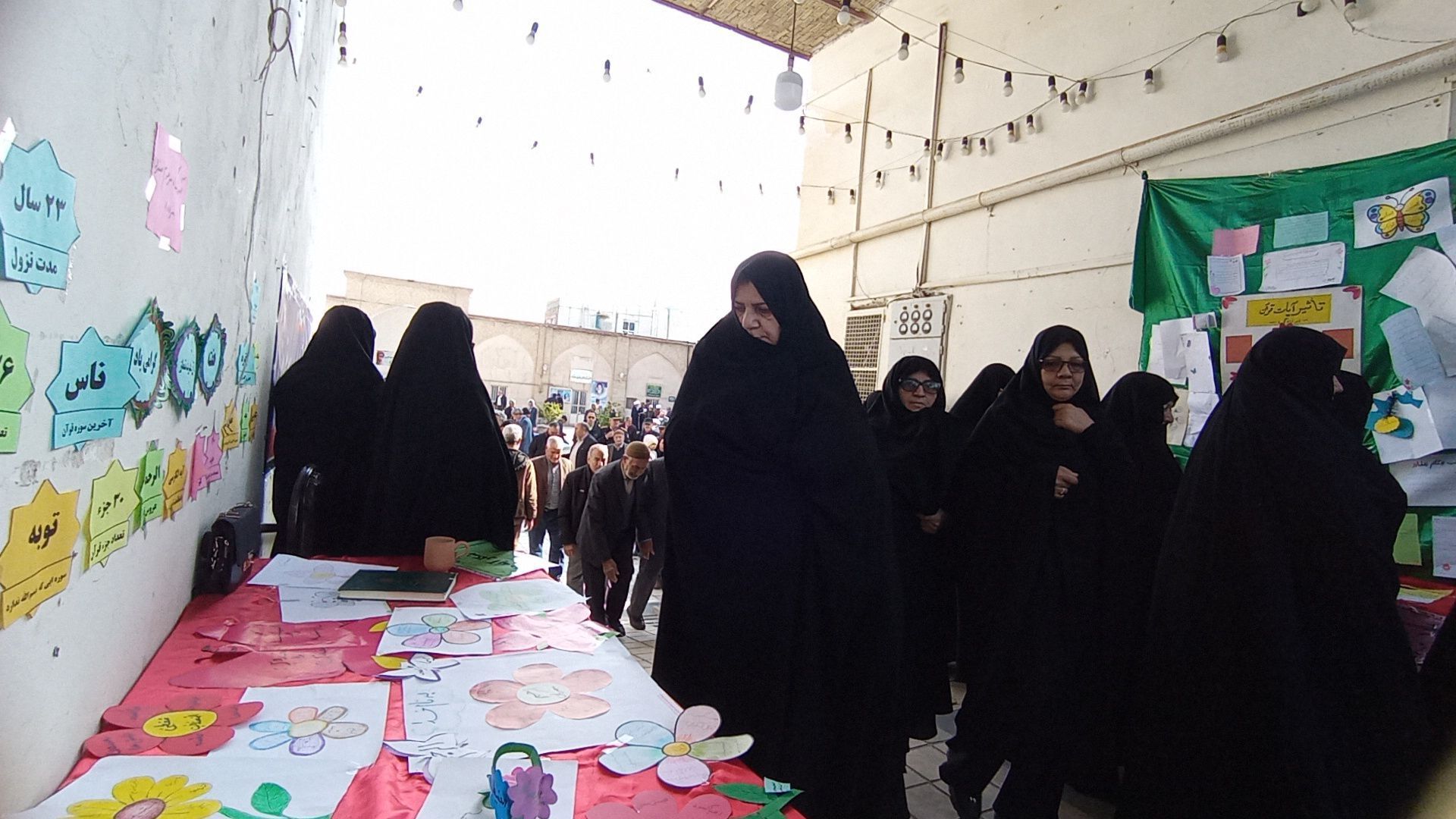 نمایشگاه قرآن ، عترت و نماز در مسجد جامع خلیل آباد 