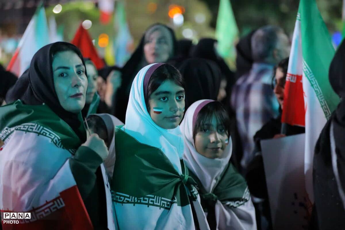 حضور حماسی مردم ساوجبلاغ در راستای تجدید بیعت با آرمان‌های انقلاب