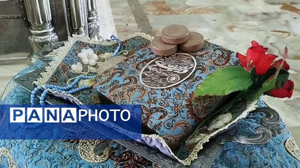 آیین غبارروبی ضریح مطهر امامزاده حمزه بن موسی کاظم (ع)