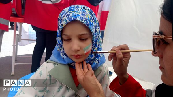 موکب عشق؛ تجدید عهد خادمان هلال‌احمر فارسان با راه  سردار سلیمانی