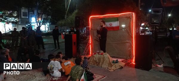 دویست شب ایستادگی پای پرچم در مشهد