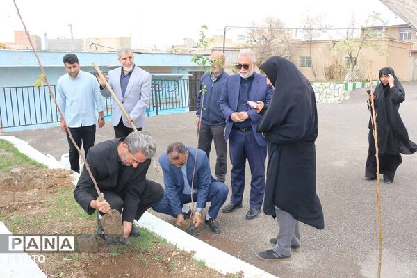 پویش کاشت نهال امید  