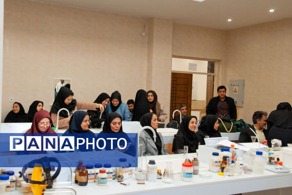 کارگاه استانی"طراحی آزمایش‌های جذاب و کاربردی" ویژه دبیران شیمی 