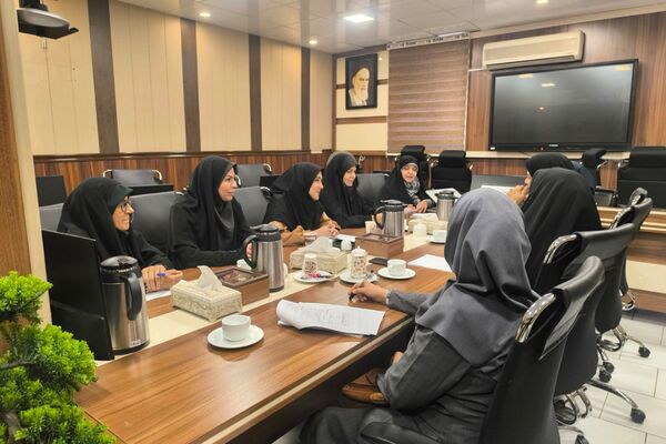 نشست هم اندیشی مسئولین قطب های پنج گانه گروه آموزشی تربیتی درس تفکر و سبک زندگی شهرستان های استان تهران
