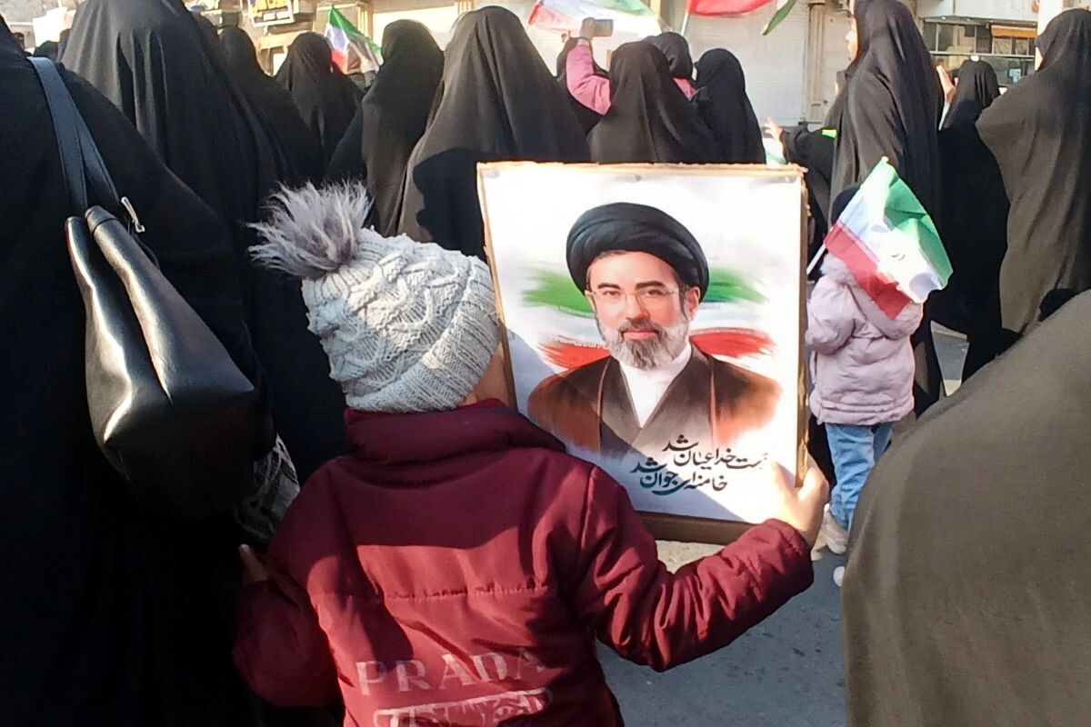 دست خدا بر سر ماست خامنه ای رهبر ماست 