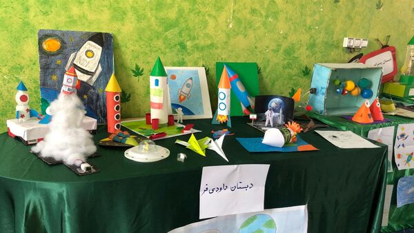 نمایشگاه آثار هفته جهانی فضا در حاجی‌آباد