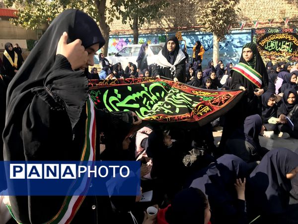 دبیرستان متوسطه اول دخترانه انقلاب میزبان شهید گمنام شد 