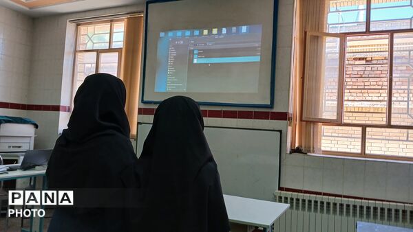 رقابت دانش‌آموزان بن در جشنواره خوارزمی