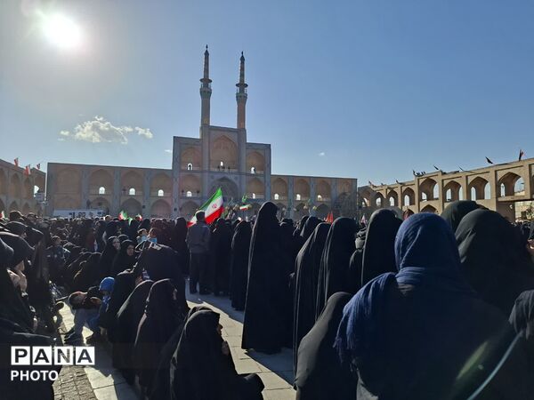 یزد، عزادار در سوگ پدر