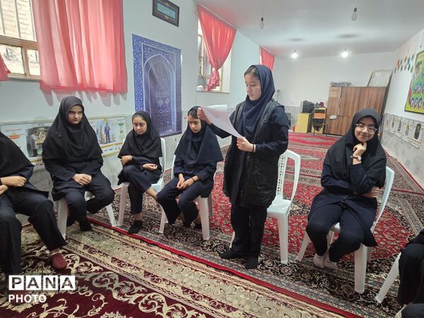 مرحله آموزشگاهی مسابقات حافظ خوانی در خلیل آباد