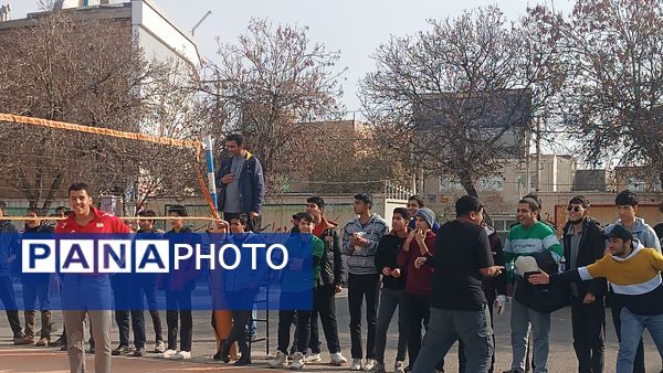 برگزاری فینال مسابقات والیبال گروهی درون مدرسه‌ای در دبیرستان شاهد ابوذر غفاری 
