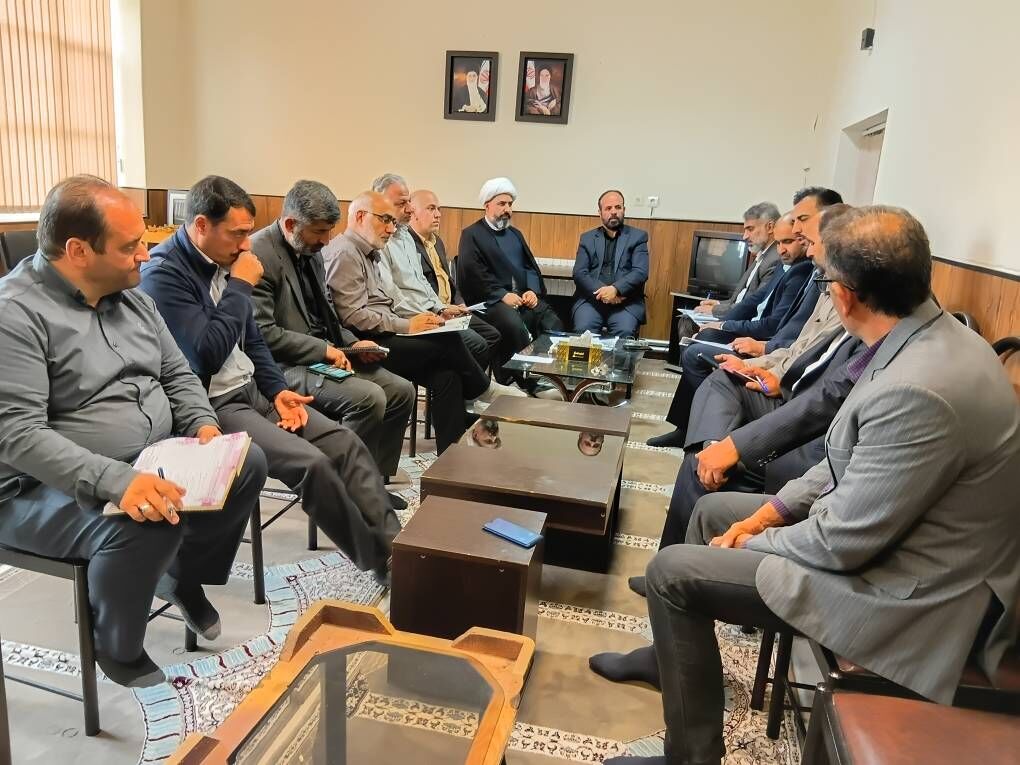 حضور دانش‌آموزان در اجتماعات شبانه، التیامی بر دردهای روحی و روانی است
